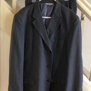 Men’s 48L Gray 3 Button Suit- 100% Wool